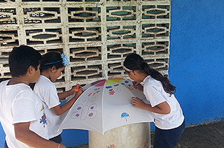 children coloring umbrella